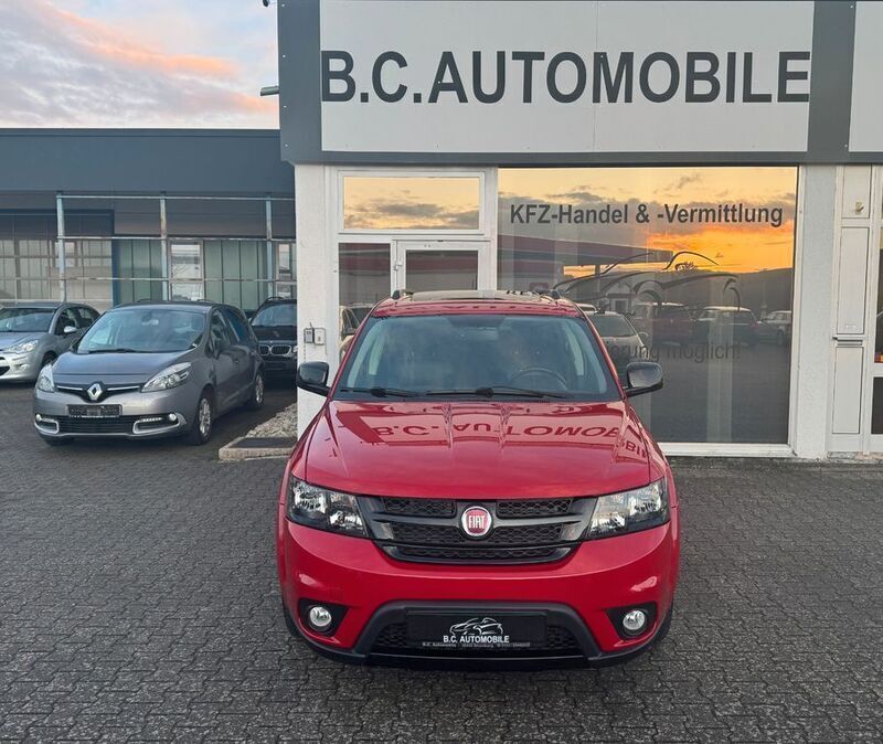 Gebraucht Fiat Freemont Black Code 170 PS (125 kW) 2015 Rot SUV