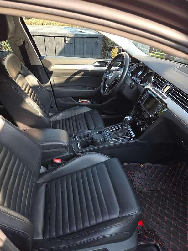 Gebraucht VW Passat Highline 150 PS (110 kW) 2015 Kombi