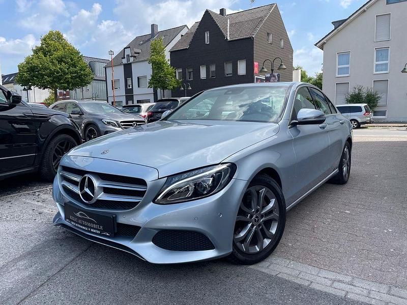 Silber Gebraucht 2017 Mercedes C220 Limousine | 19.997 € (Fairer Preis) - Bild 1/4