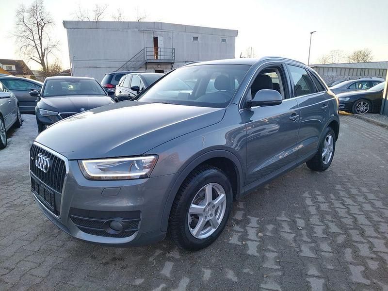 Grau Gebraucht 2012 Audi Q3 Ambiente SUV | 9.900 € (Guter Preis) - Bild 1/4