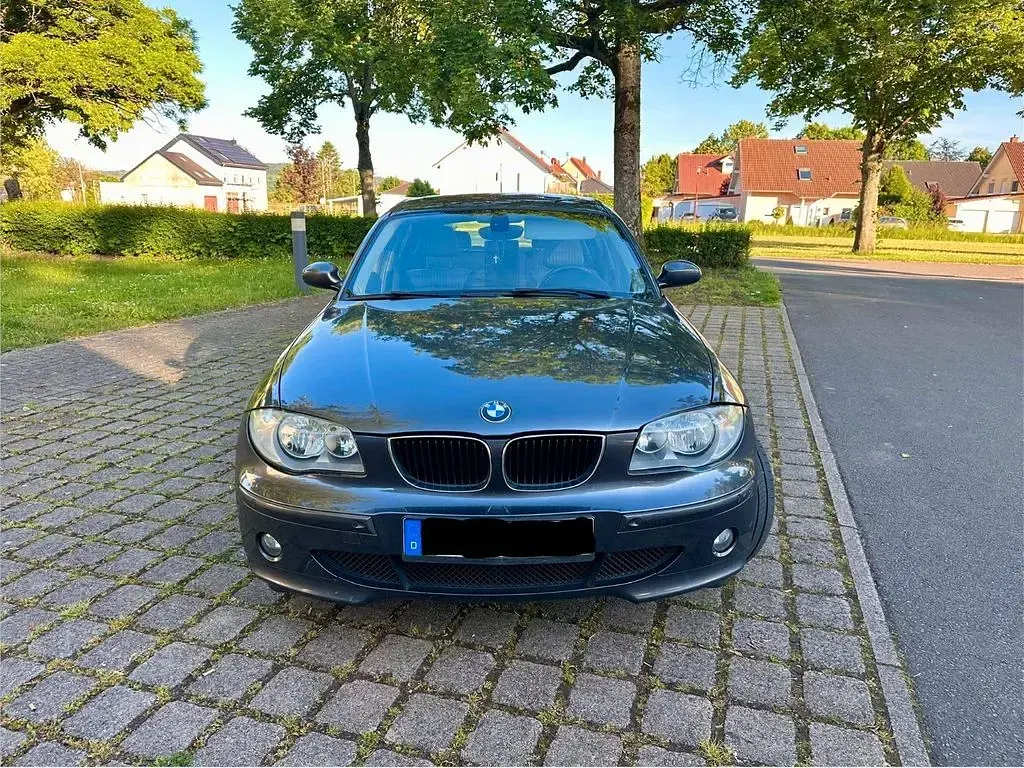 Gebraucht BMW 118 122 PS (89 kW) 2005 Grau Kleinwagen