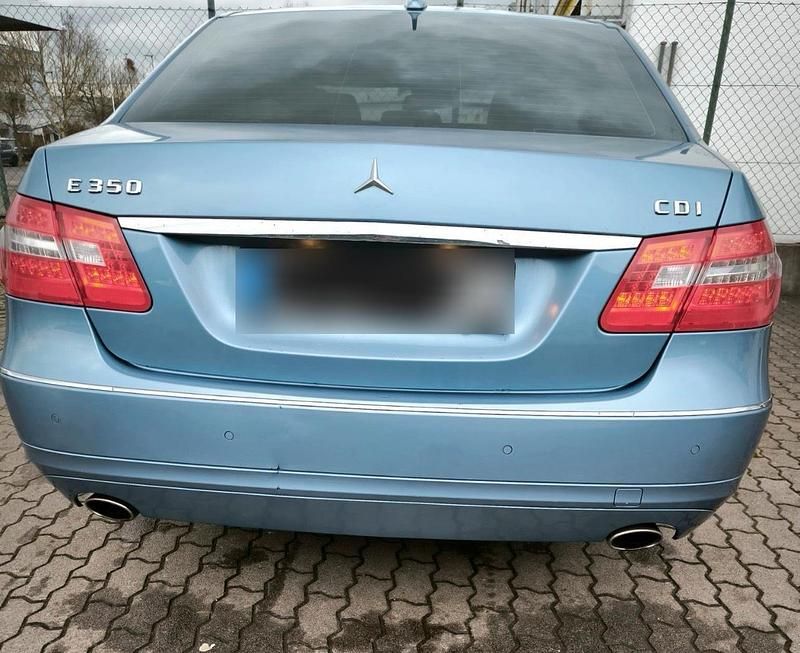 Gebraucht Mercedes E350 231 PS (169 kW) 2009 Blau Limousine