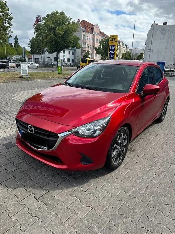 Gebraucht Mazda 2 Center-Line 90 PS (66 kW) 2017 Rot Limousine