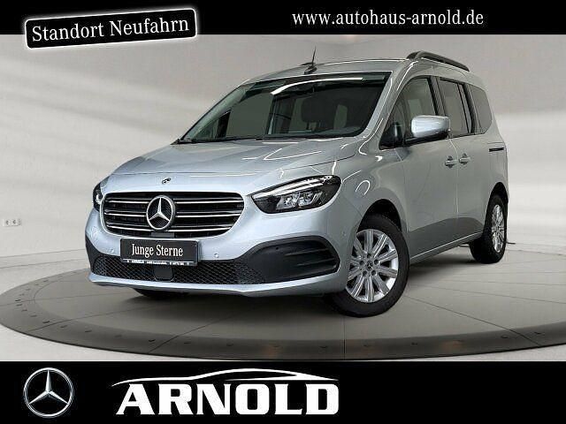 Helvinsilber Gebraucht 2024 Mercedes 180 Progressive Limousine | 27.450 € (Superpreis) - Bild 1/4