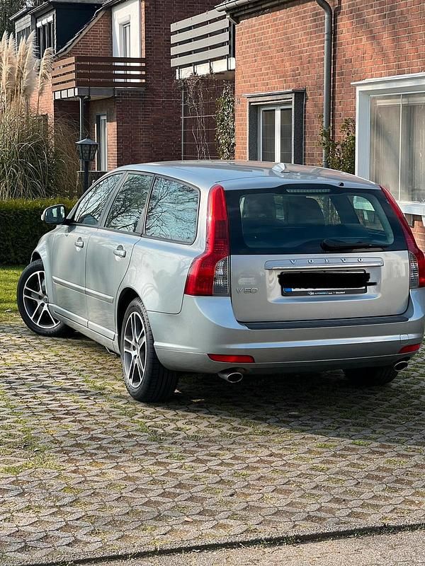 Gebraucht Volvo V50 150 PS (110 kW) 2011 Grau Kombi
