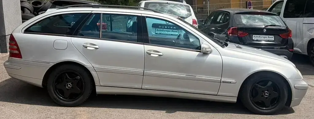 Gebraucht Mercedes C220 Avantgarde 143 PS (105 kW) 2001 Silber Limousine