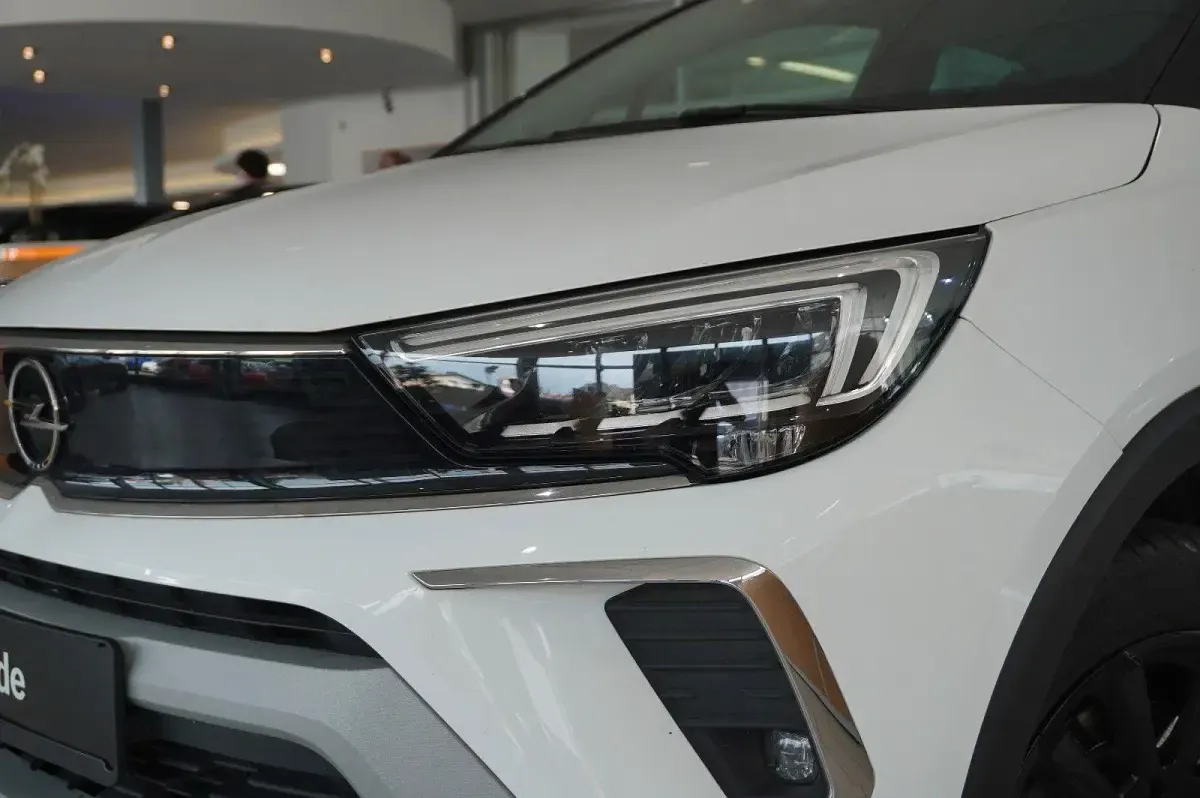 Gebraucht Opel Crossland Elegance 110 PS (80 kW) 2022 Weiß SUV