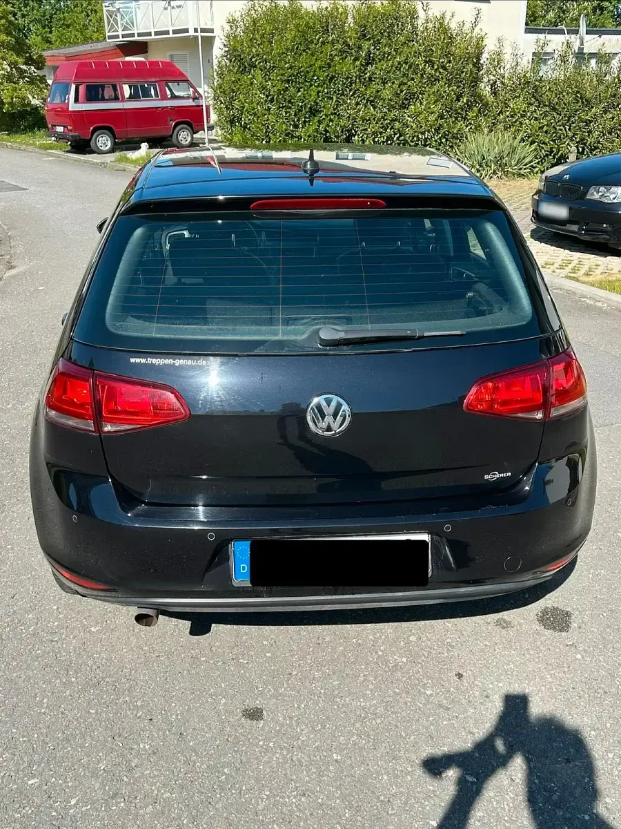 Gebraucht VW Golf VII Comfortline 110 PS (80 kW) 2017 Schwarz Limousine