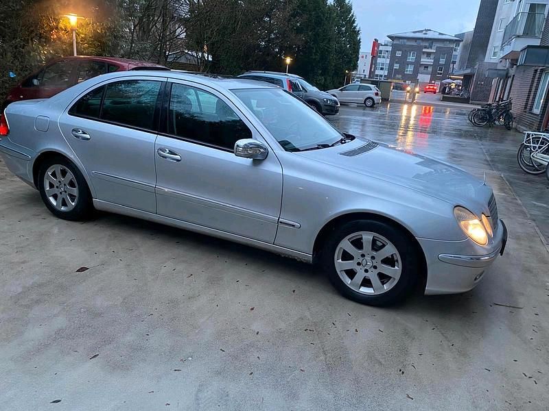 Gebraucht 2005 Mercedes E280 Limousine | 4.600 € (Fairer Preis) - Bild 1/4
