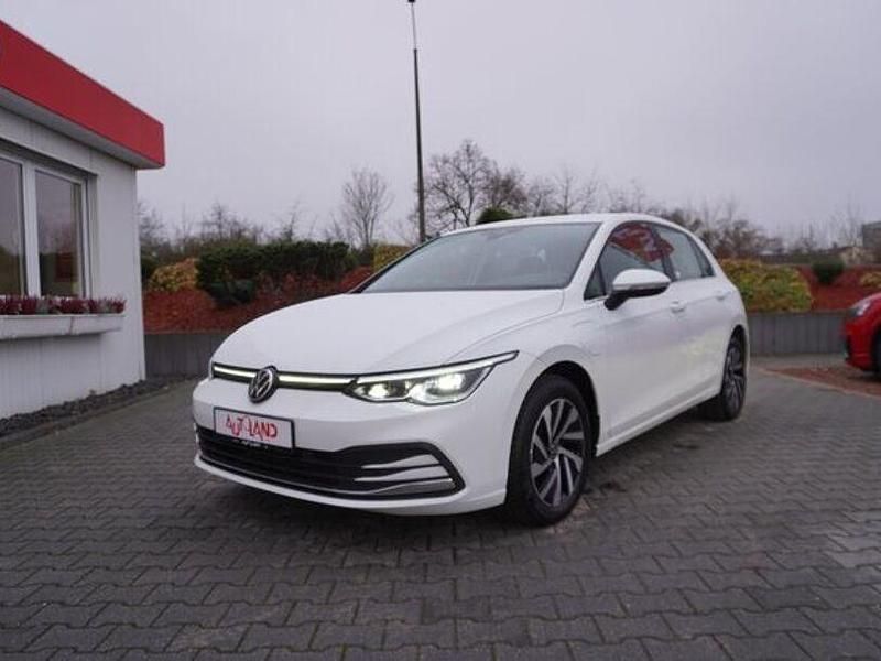 Gebraucht VW Golf VIII 204 PS (150 kW) 2022 Weiß Limousine