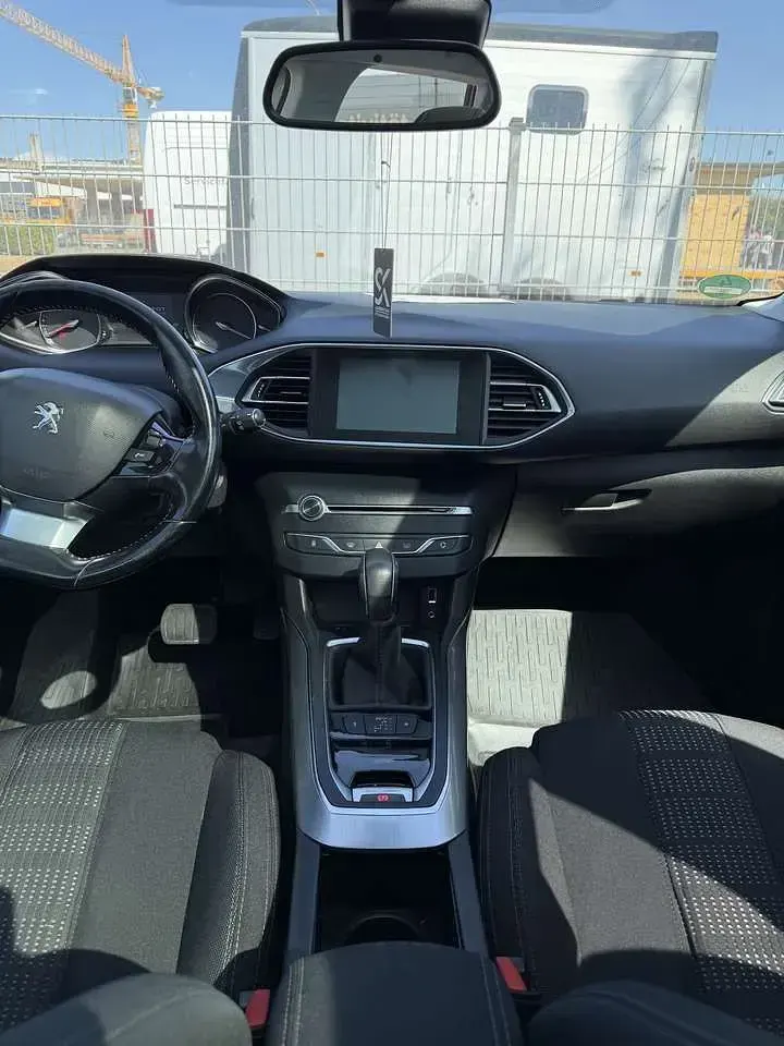 Gebraucht Peugeot 308 Allure 120 PS (88 kW) 2017 Grau Kombi