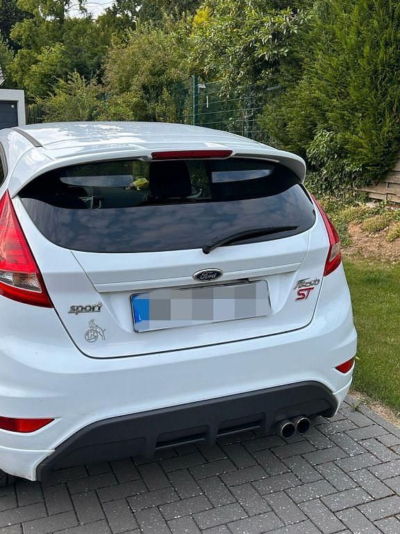 Gebraucht Ford Fiesta Trend 82 PS (60 kW) 2011 Weiß Kleinwagen