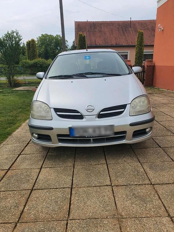 Silber Gebraucht 2004 Nissan Almera Tino Van / Kleinbus | 950 € - Bild 1/4