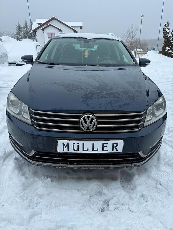 Gebraucht VW Passat Highline 160 PS (117 kW) 2013 Blau Kombi