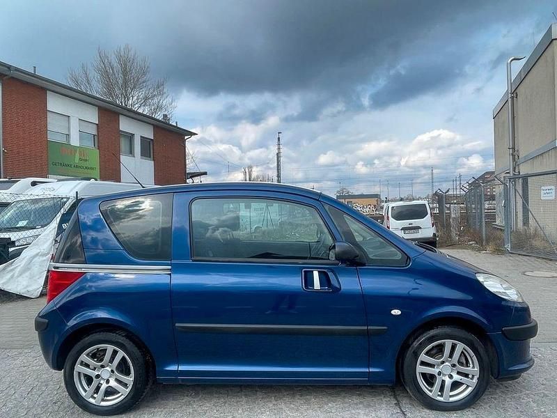 Gebraucht Peugeot 1007 Premium 73 PS (53 kW) 2007 Lack blau montebello Van / Kleinbus