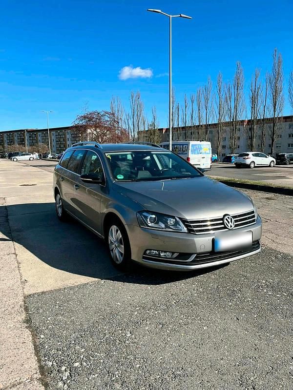 Gebraucht VW Passat 105 PS (77 kW) 2014 Grau Kombi