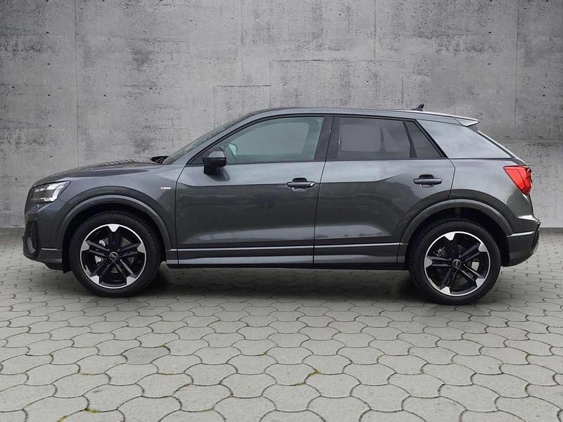 Neu Audi Q2 S-Line 150 PS (110 kW) 2026 Daytonagrau perleffekt SUV