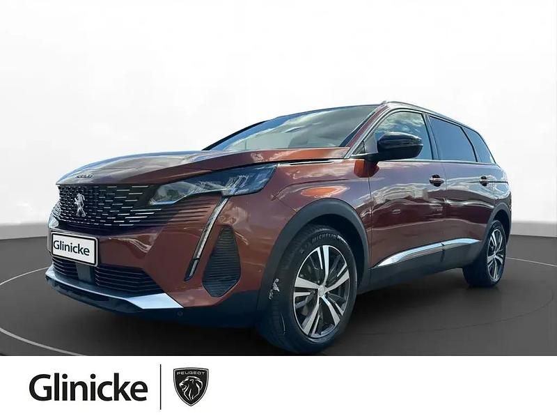 Braun Gebraucht 2023 Peugeot 5008 Allure Van / Kleinbus | 25.990 € (Fairer Preis) - Bild 1/4