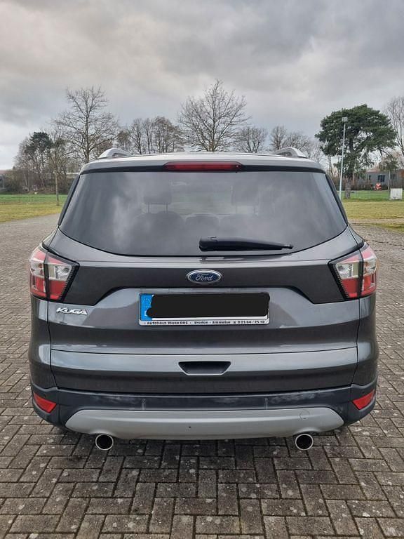 Gebraucht Ford Kuga 179 PS (131 kW) 2016 Grau SUV