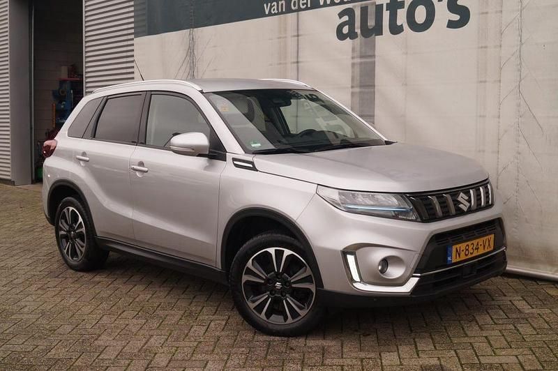 Gebraucht Suzuki Vitara Style 129 PS (94 kW) 2022 Grau SUV