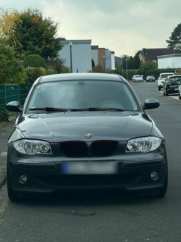 Grau Gebraucht 2005 BMW 118 Kleinwagen | 1.500 € (Superpreis) - Bild 1/4