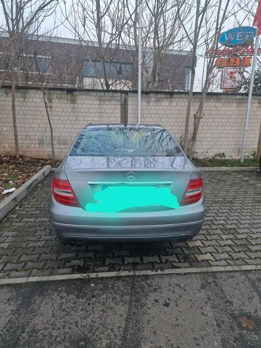 Gebraucht Mercedes C180 156 PS (114 kW) 2011 Grau Limousine