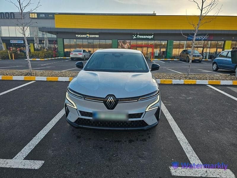Grau Gebraucht 2023 Renault Mégane Komfort Limousine | 27.500 € (Fairer Preis) - Bild 1/4