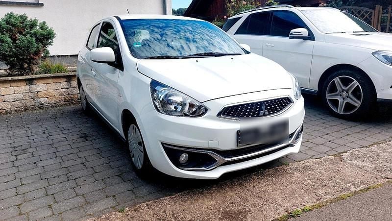 Weiß Gebraucht 2017 Mitsubishi Space Star Kleinwagen | 3.900 € (Superpreis) - Bild 1/4