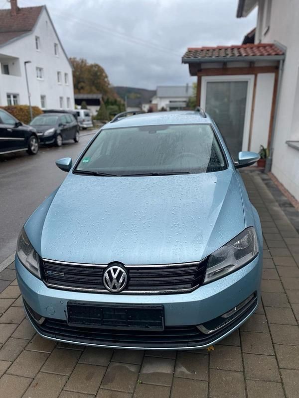 Blau Gebraucht 2014 VW Passat Kombi | 8.800 € (Guter Preis) - Bild 1/4