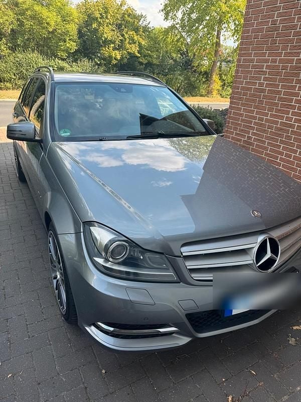 Silber Gebraucht 2011 Mercedes C200 Kombi | 8.000 € (Fairer Preis) - Bild 1/4