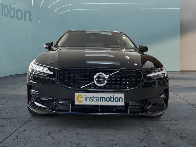 Gebraucht Volvo V60 Plus 197 PS (144 kW) 2024 Schwarz Kombi