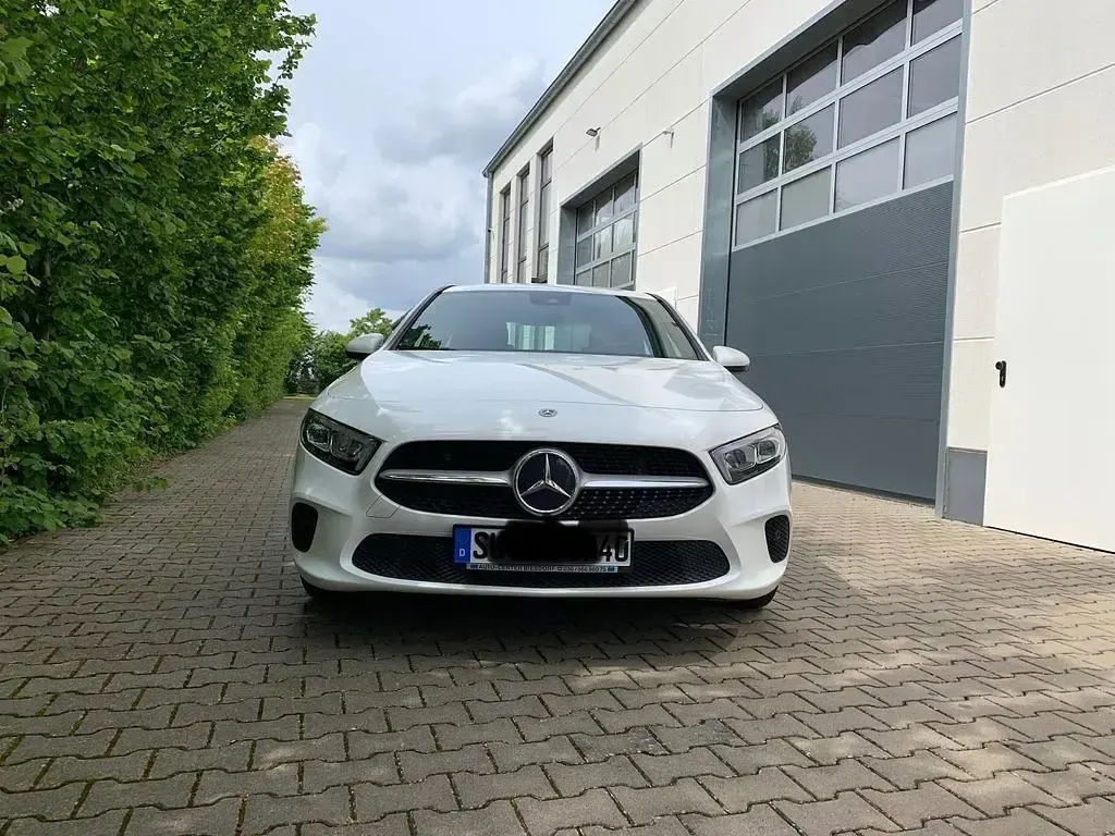 Gebraucht Mercedes A200 163 PS (119 kW) 2020 Braun Limousine
