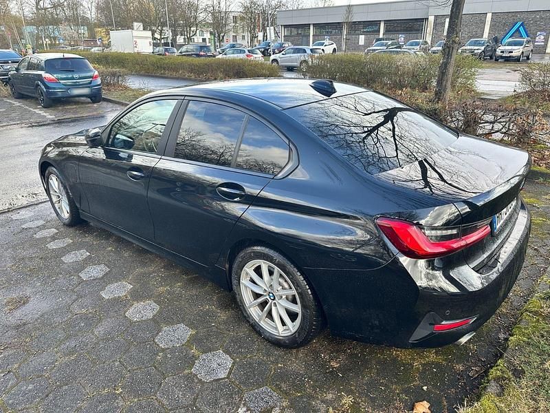 Gebraucht BMW 330e Advantage 292 PS (214 kW) 2019 Schwarz Limousine