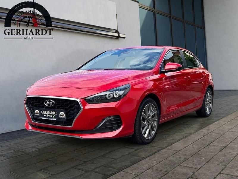 Rot Gebraucht 2020 Hyundai i30 Style Limousine | 14.980 € (Fairer Preis) - Bild 1/4