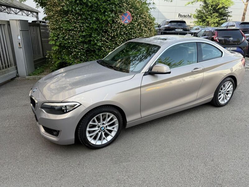 Silber Gebraucht 2017 BMW 230 Luxury Line Coupé | 16.900 € (Fairer Preis) - Bild 1/4