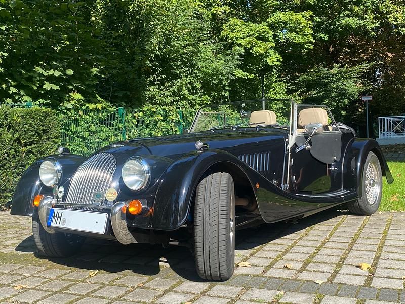 Schwarz Gebraucht 2004 Morgan Plus 8 Cabrio | 54.900 € - Bild 1/4