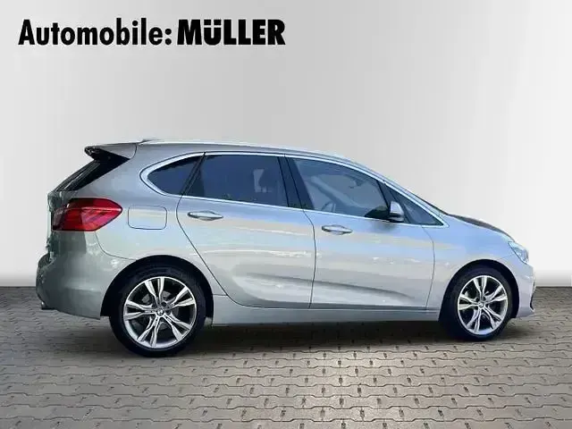 Gebraucht BMW 218 Active Tourer Advantage 150 PS (110 kW) 2019 Silber Van / Kleinbus