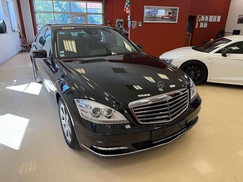 Obsidianschwarz metalliclack Gebraucht 2009 Mercedes S350 Limousine | 24.890 € - Bild 1/4