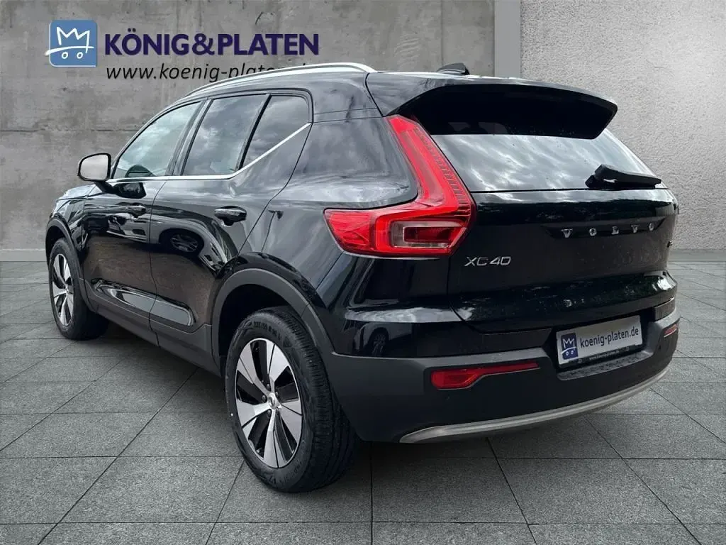 Gebraucht Volvo XC40 Plus 163 PS (119 kW) 2023 Onyx black (metallic) SUV