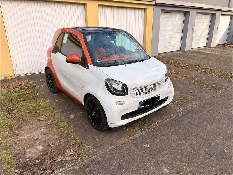 Weiß Gebraucht 2015 Smart ForTwo Coupé Edition #1 Coupé | 8.500 € - Bild 1/4