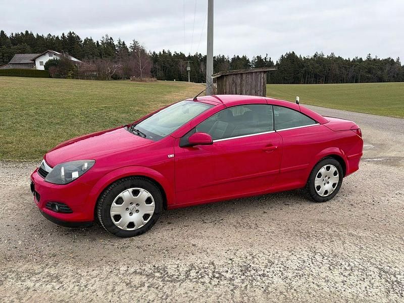 Gebraucht Opel Astra Cabriolet 140 PS (102 kW) 2008 Rot Cabrio