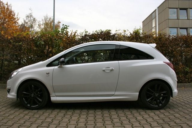 Gebraucht Opel Corsa Edition 90 PS (66 kW) 2008 Weiß Kleinwagen