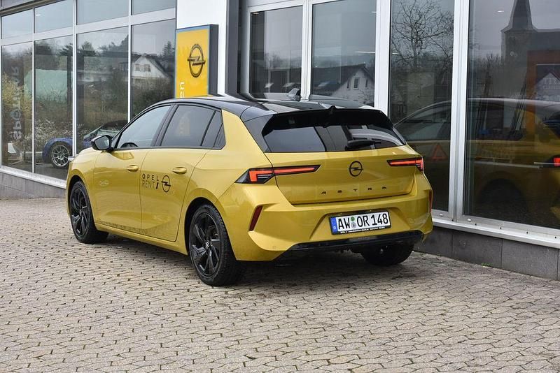 Gebraucht Opel Astra GS Line 131 PS (96 kW) 2023 Kultgelb Kleinwagen