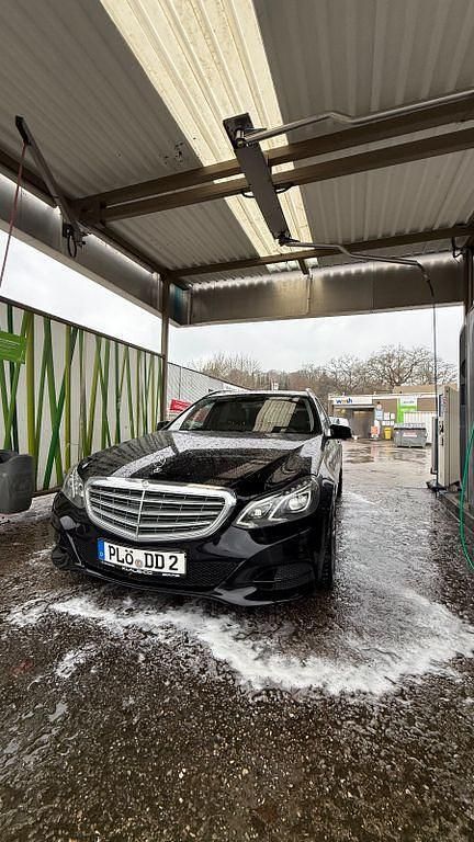 Schwarz Gebraucht 2013 Mercedes 200 Limousine | 6.500 € - Bild 1/4