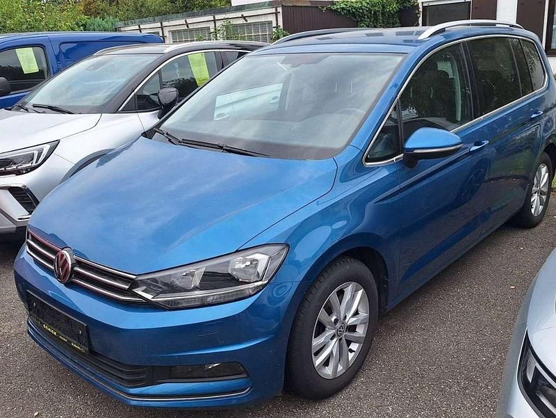 Gebraucht VW Touran Highline 150 PS (110 kW) 2017 Carribean blue metallic Van / Kleinbus