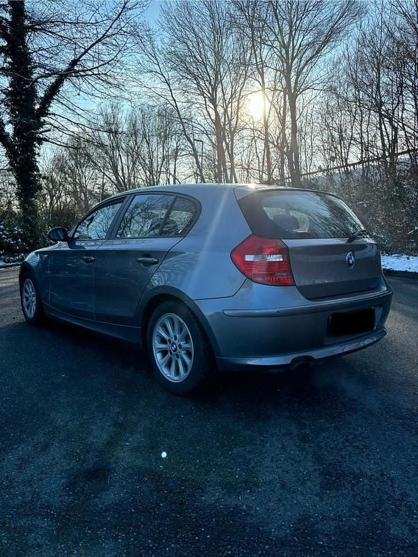 Gebraucht BMW 116 122 PS (89 kW) 2008 Grau Kleinwagen
