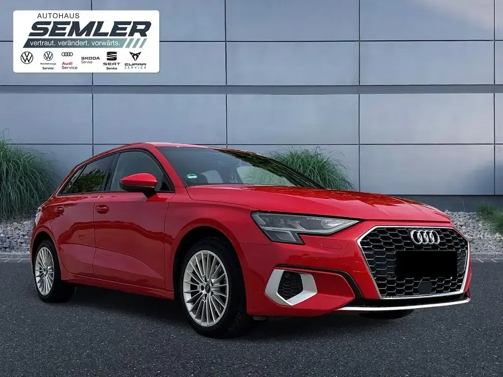 Gebraucht Audi A3 Advanced 110 PS (80 kW) 2023 Tangorot metallic Limousine