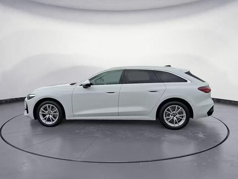 Usado Audi A5 Ambiente 150 HP (110 kW) 2025 Branco Carrinha