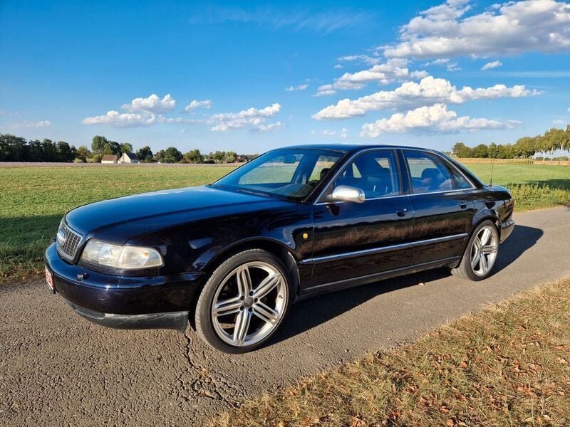 Blau Gebraucht 1998 Audi S8 Limousine | 14.499 € (Etwas zu teuer) - Bild 1/4