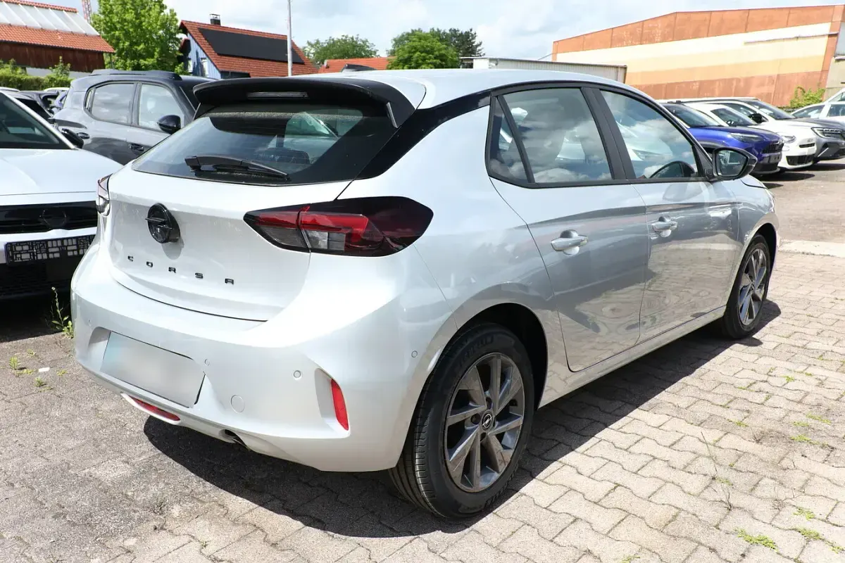Neu Opel Corsa 101 PS (74 kW) 2025 Weiss Kleinwagen